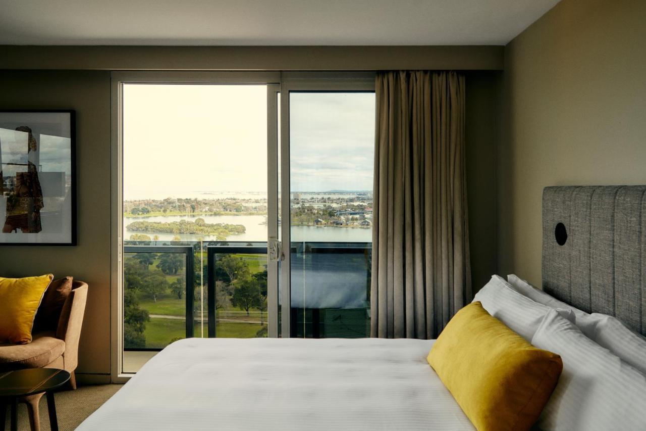 The Kinson Hotel Melbourne Eksteriør billede A room at the hotel