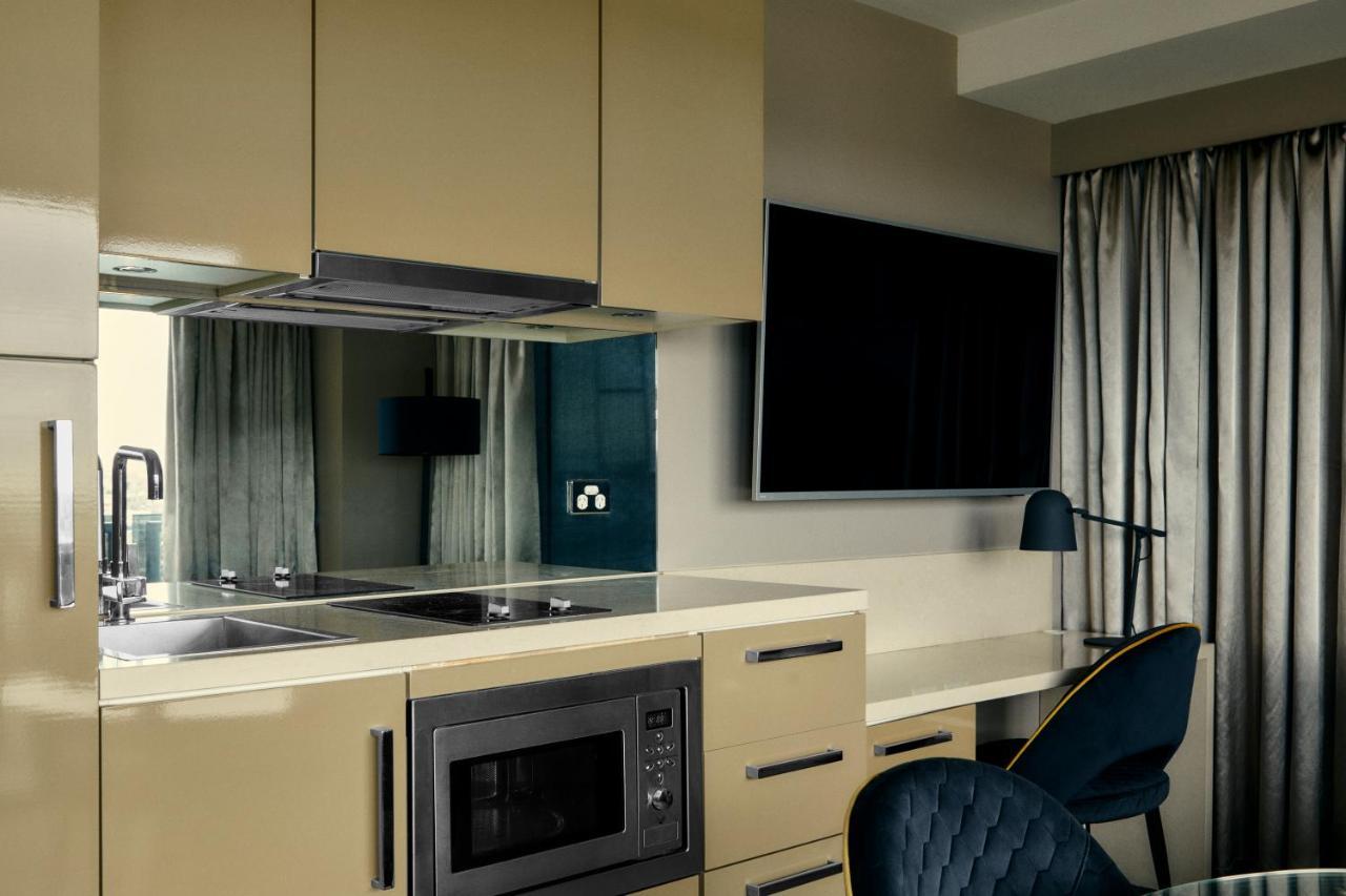The Kinson Hotel Melbourne Eksteriør billede A kitchen in a serviced apartment