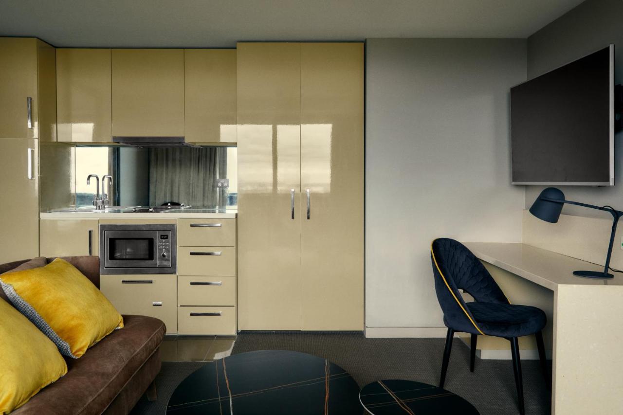 The Kinson Hotel Melbourne Eksteriør billede A typical studio apartment